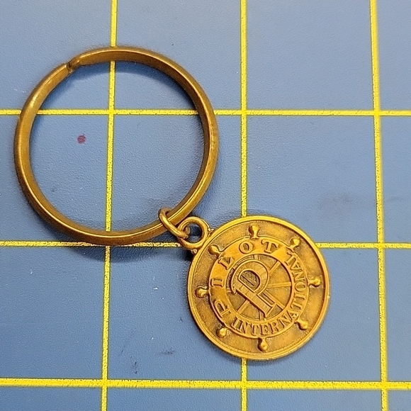 Felt's Fun Finds Accessories - Vintage Keyring Pilot International Brass Tone